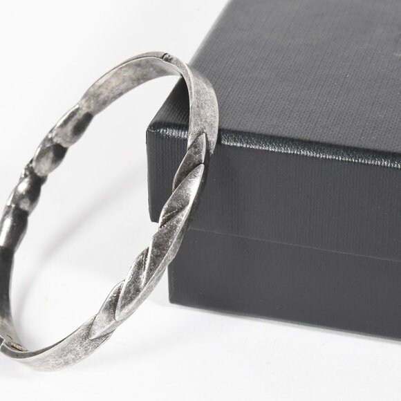Saint Laurent Paris Silver Bracelet Twisted Design Minimalist Bangle Clasp - Picture 8 of 11